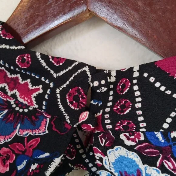 Express small black floral geometric long sleeve dress - Picture 4 of 13